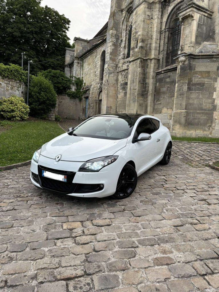 Renault MEGANE III GT